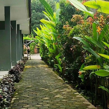 Oyo 2864 Mangsit Garden Homestay Eksteriør billede